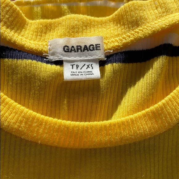 Stripped black and yellow crop top - Picture 2 of 3